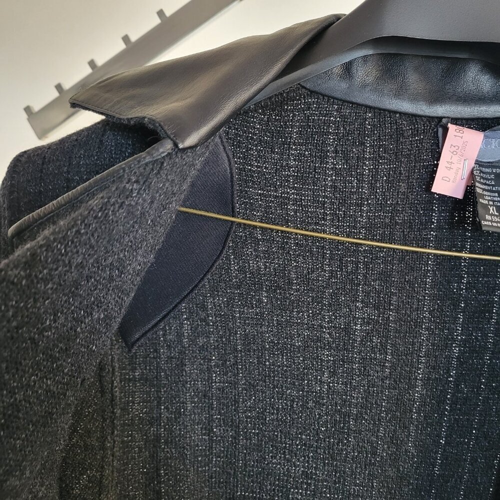 CLEARANCE - Magic Black Tweed Sweater Coat w/ Leather Trim Collar (Size XL) - Picture 12 of 15
